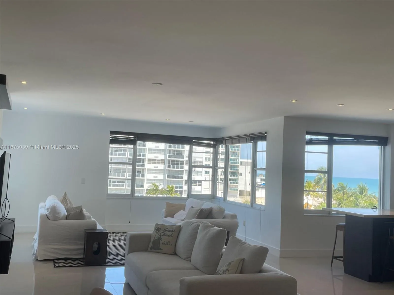 5255 Collins Ave, #4G