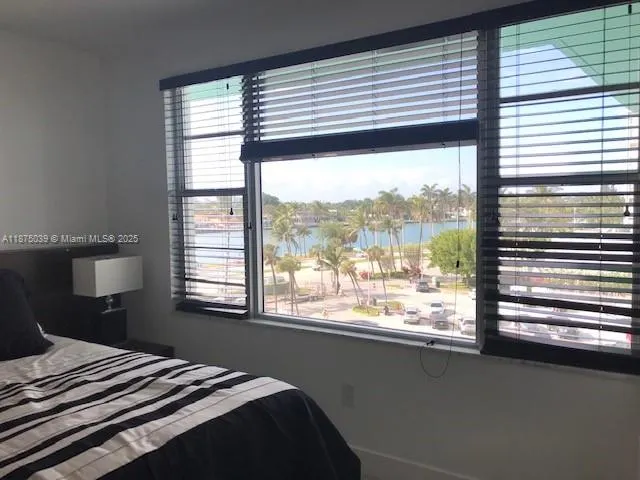 5255 Collins Ave, #4G