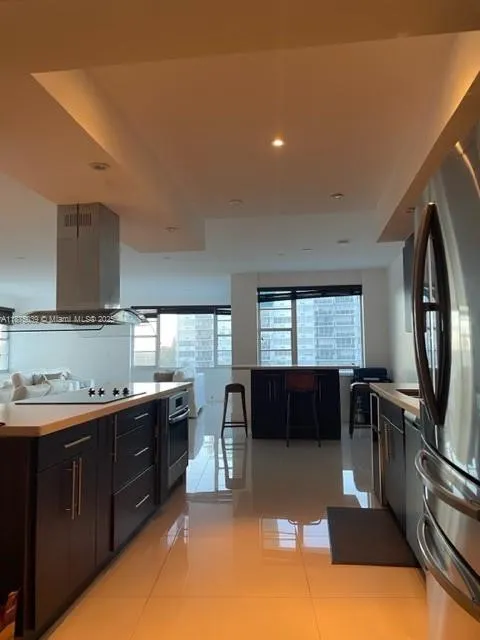 5255 Collins Ave, #4G