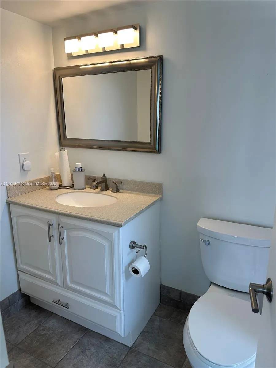 131 SE 3rd Ave, #301