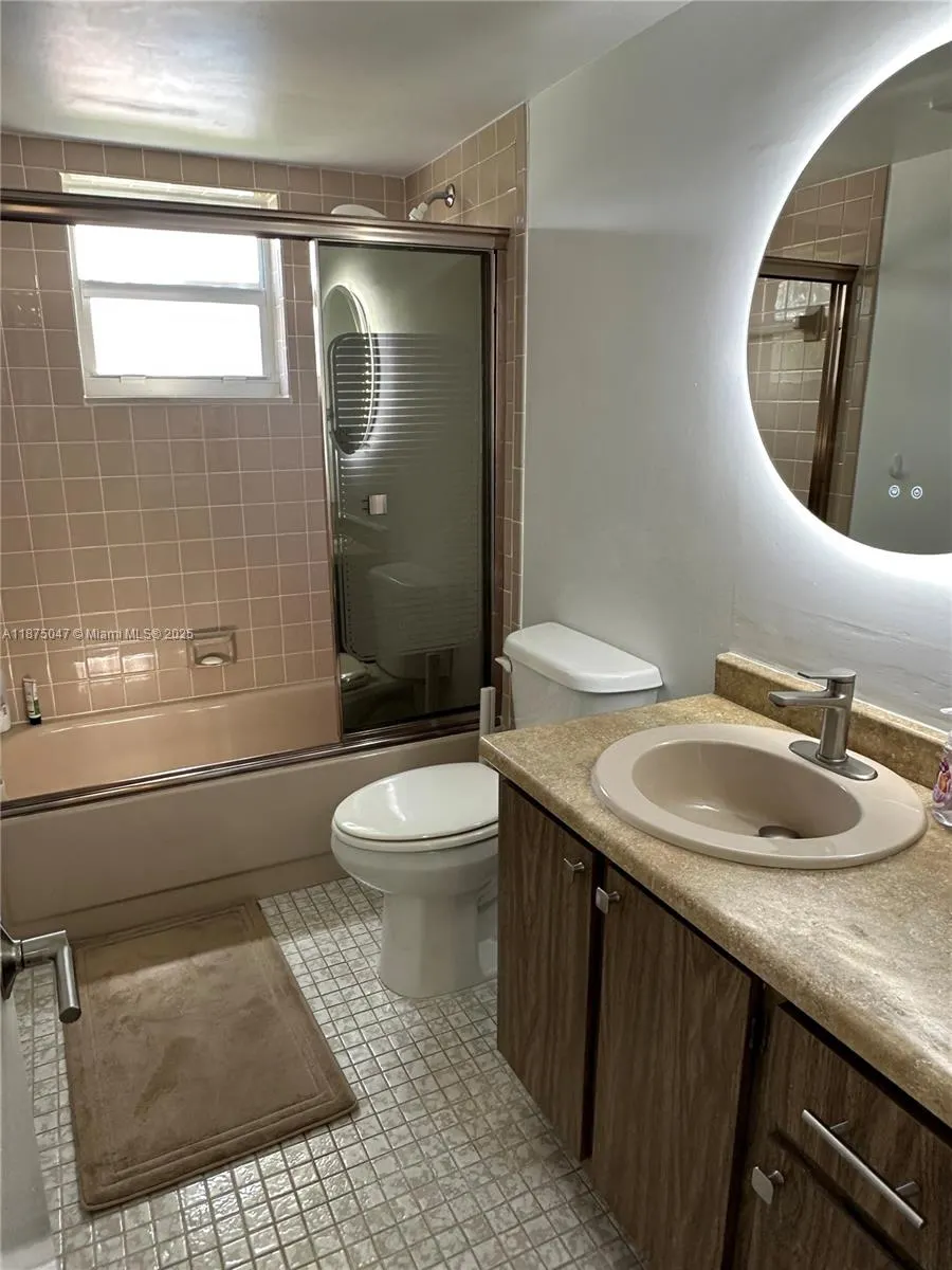 131 SE 3rd Ave, #301