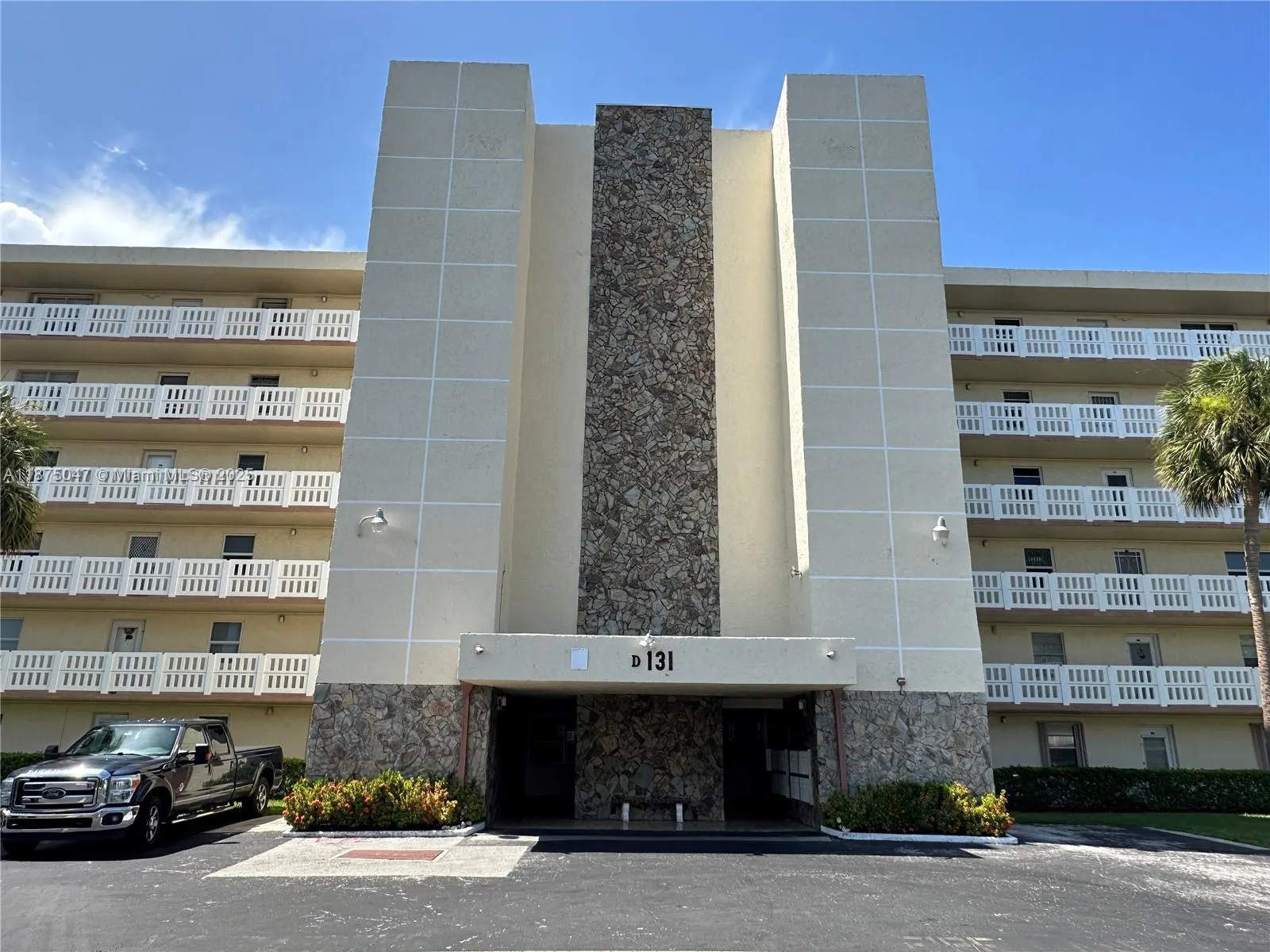 131 SE 3rd Ave, #301