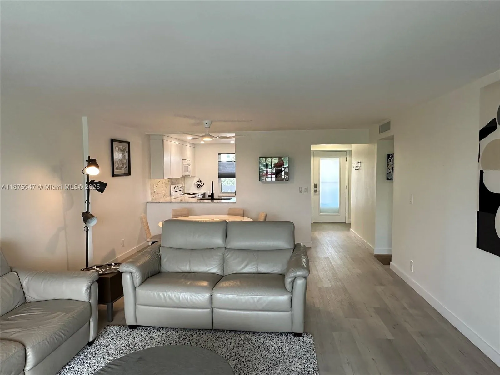 131 SE 3rd Ave, #301