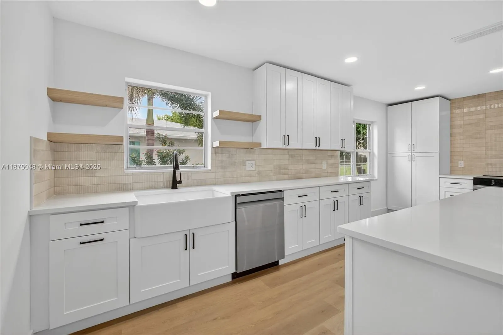 2221 SE Sidonia St