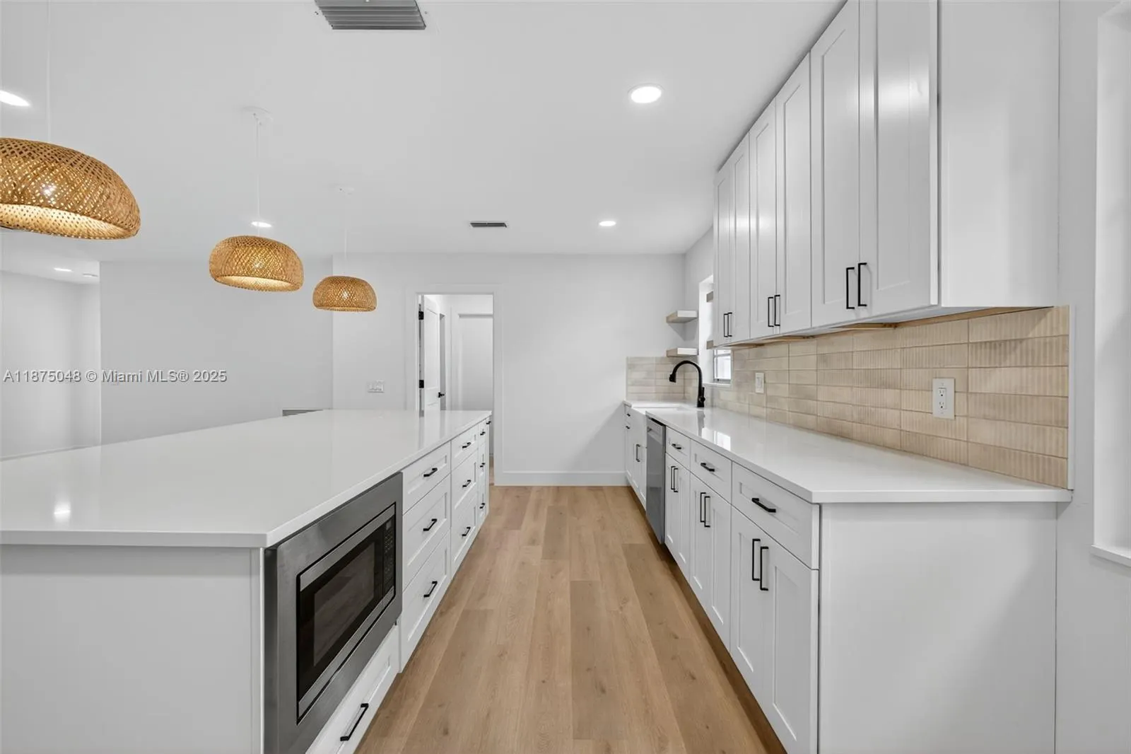 2221 SE Sidonia St