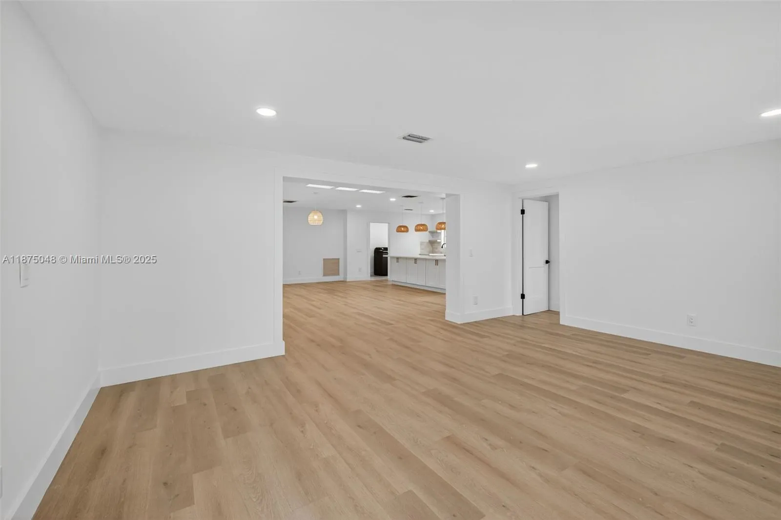 2221 SE Sidonia St