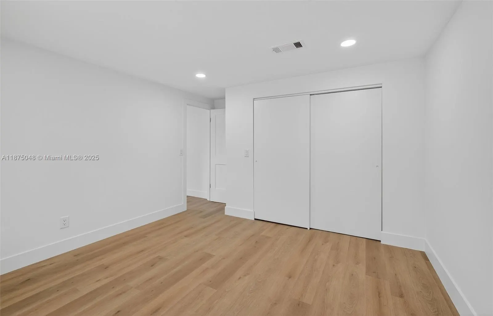 2221 SE Sidonia St