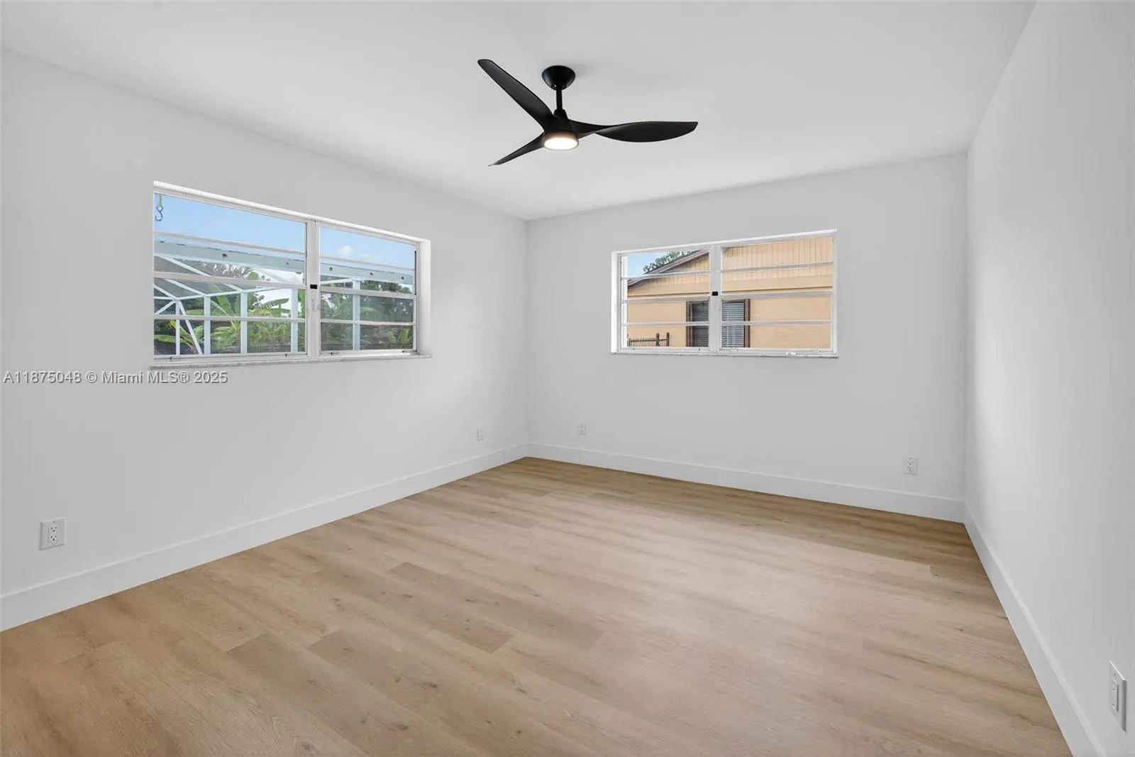 2221 SE Sidonia St