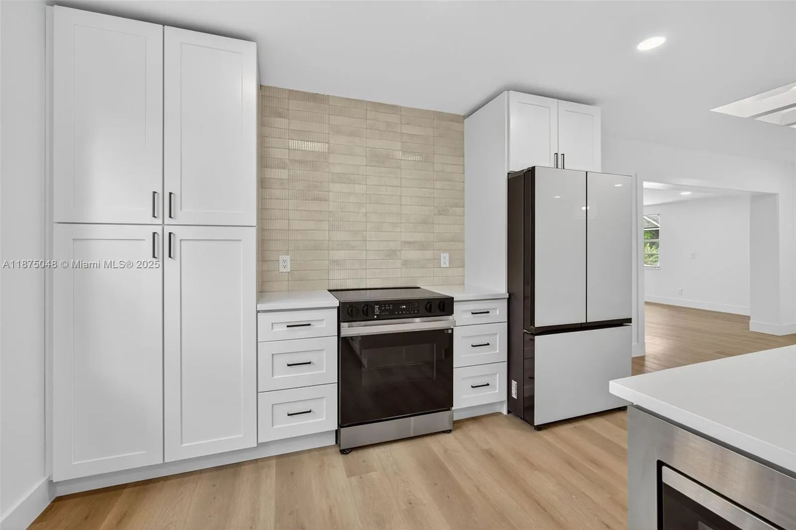 2221 SE Sidonia St