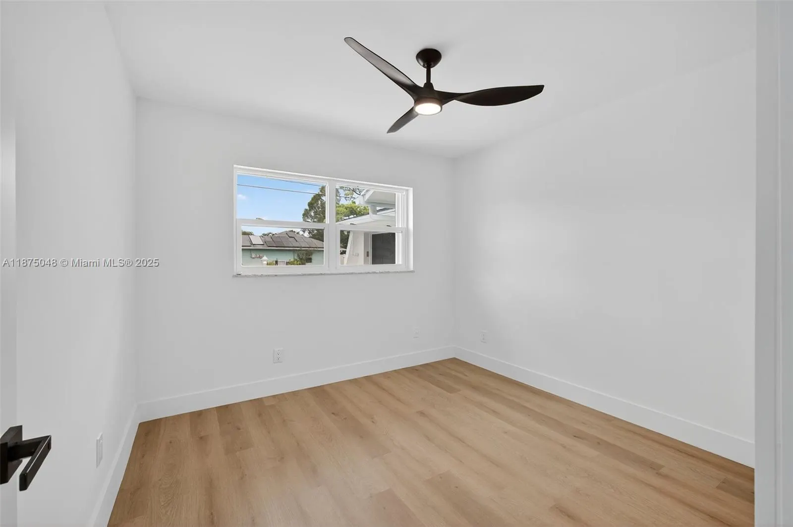 2221 SE Sidonia St