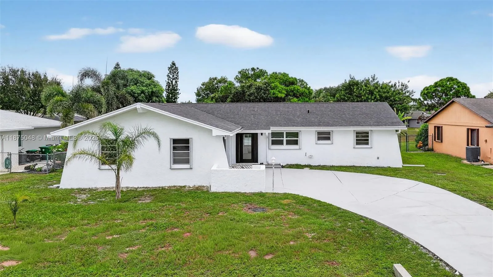 2221 SE Sidonia St