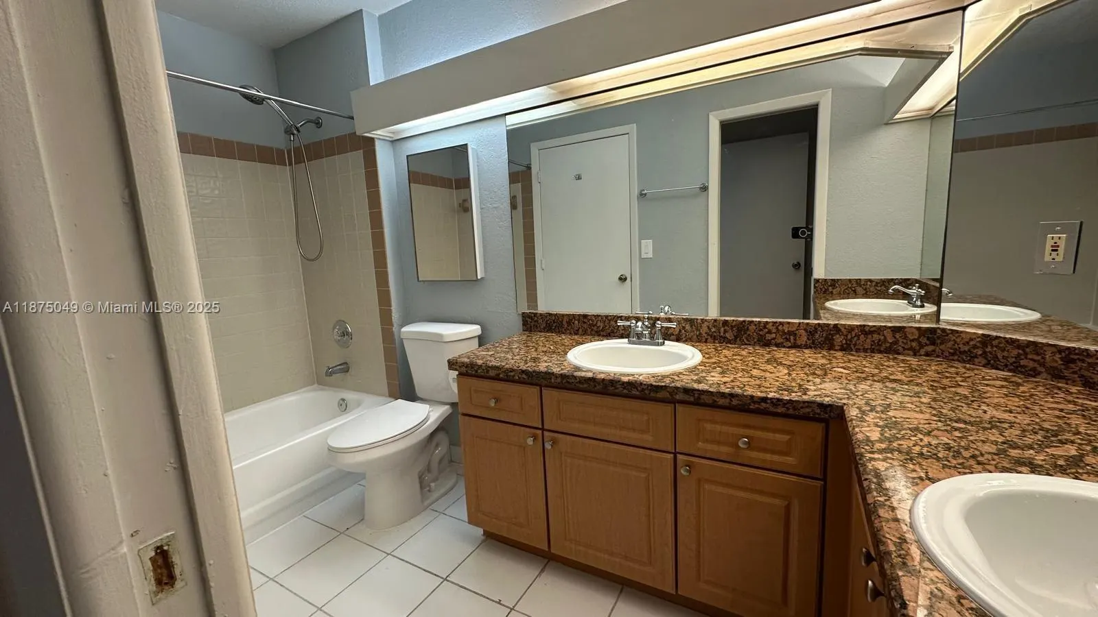 3860 Coral Tree Cir, #307