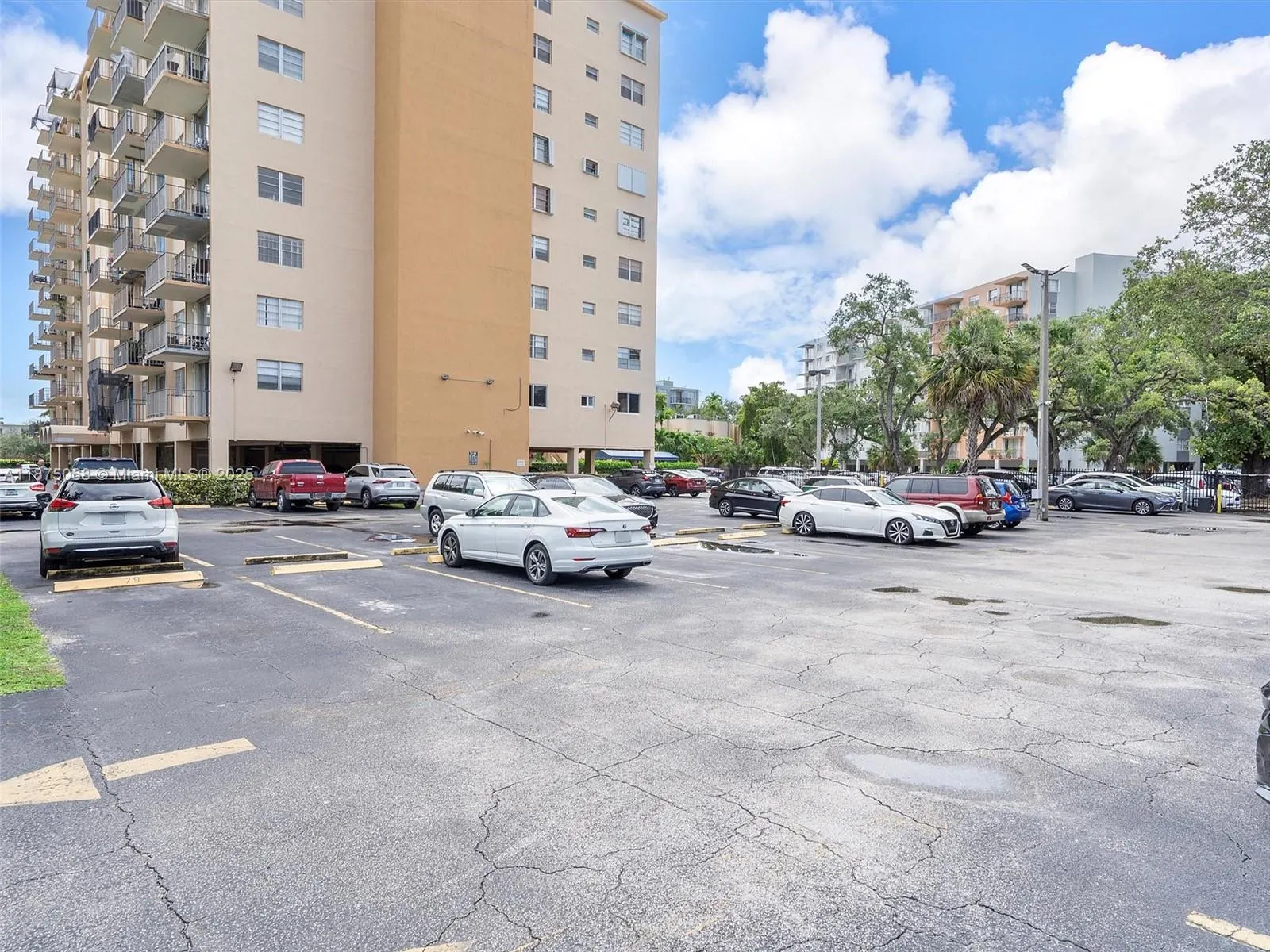 1470 NE 125th Ter, #PH12