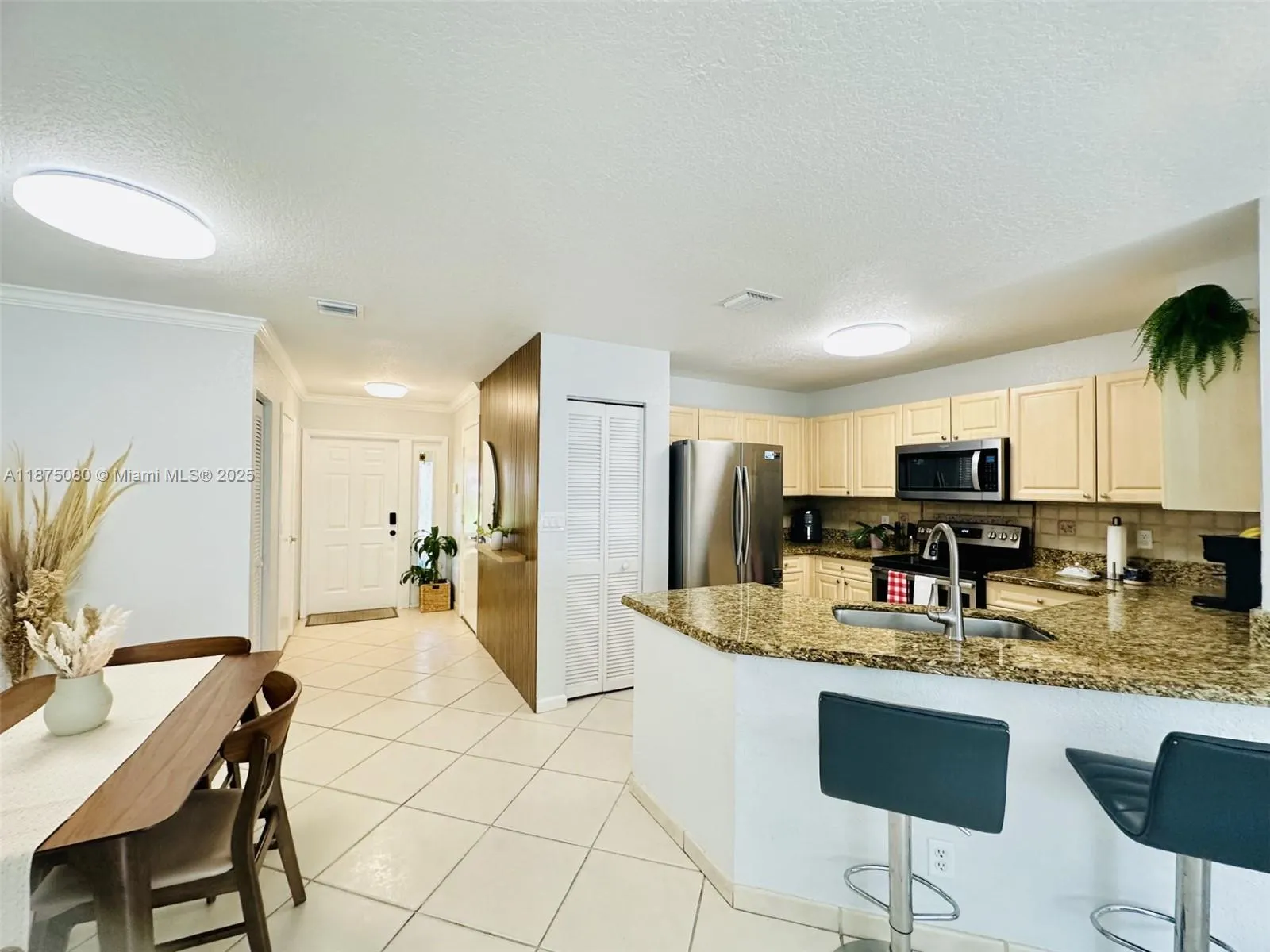 8952 NW 38th Dr