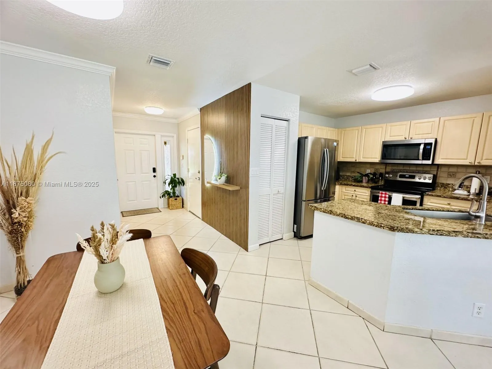 8952 NW 38th Dr