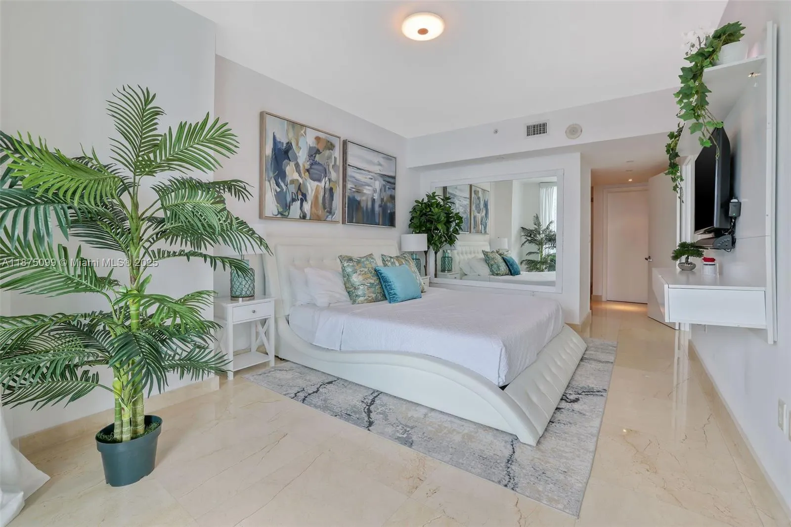 350 S Miami Ave, #3002