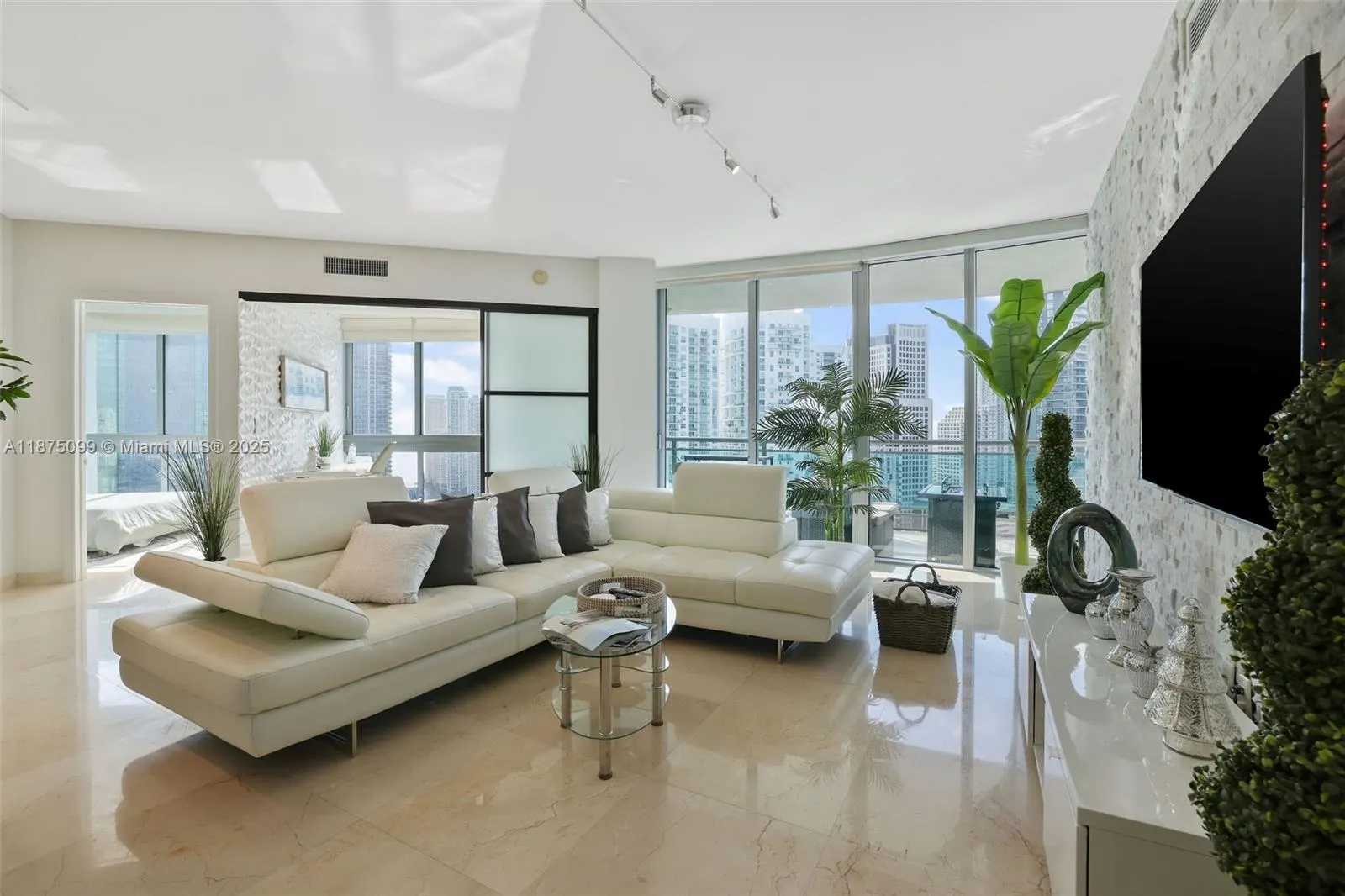 350 S Miami Ave, #3002