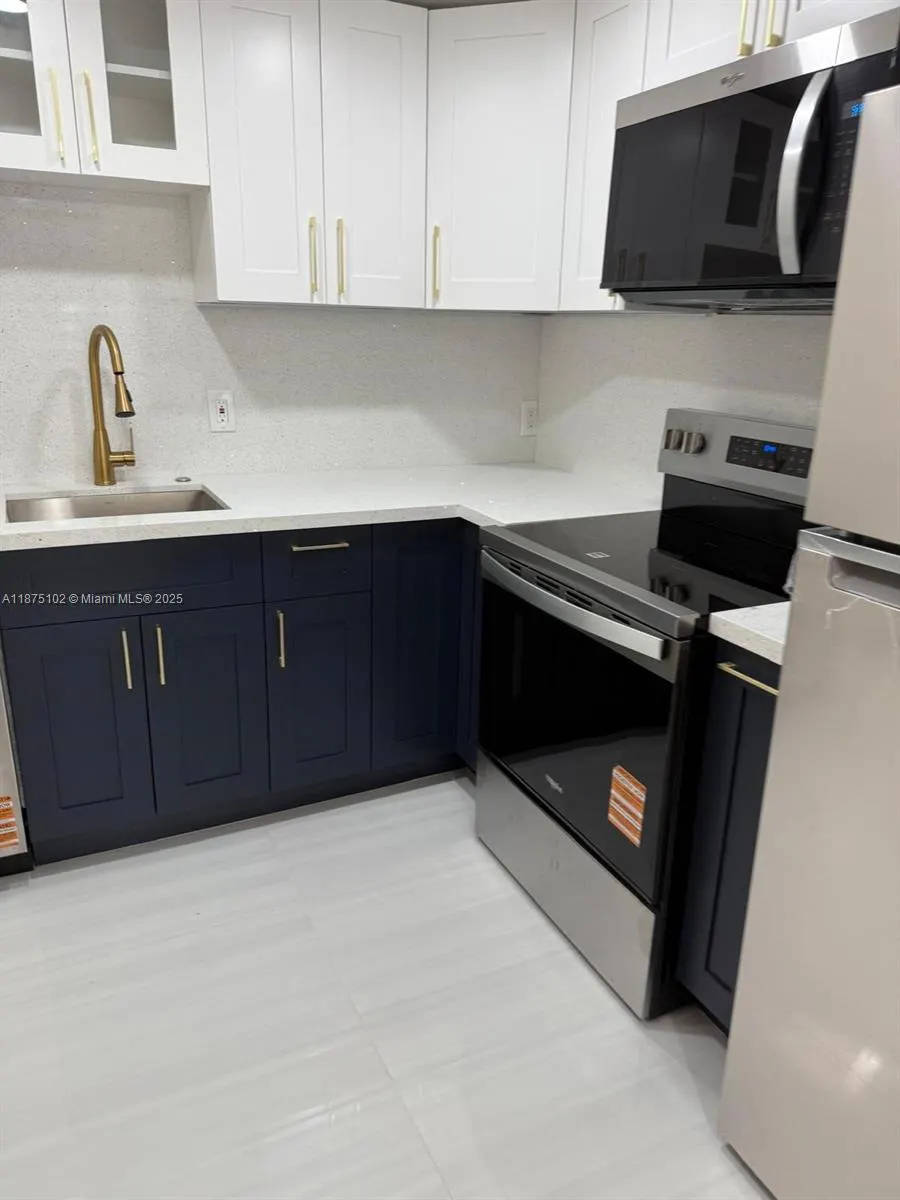1708 TAFT ST, #2