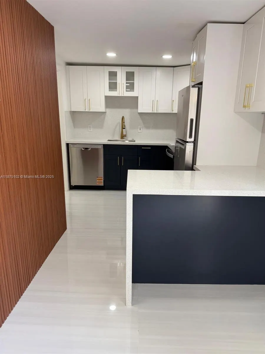 1708 TAFT ST, #2