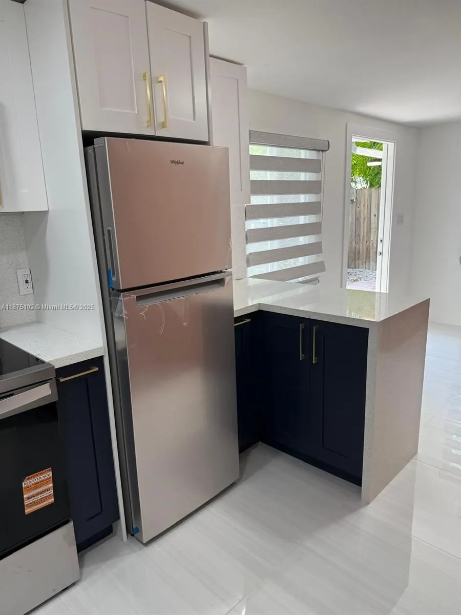 1708 TAFT ST, #2