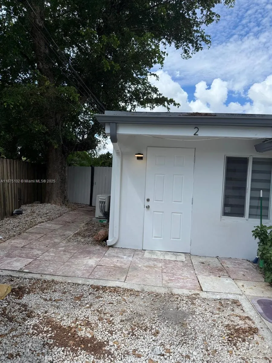 1708 TAFT ST, #2