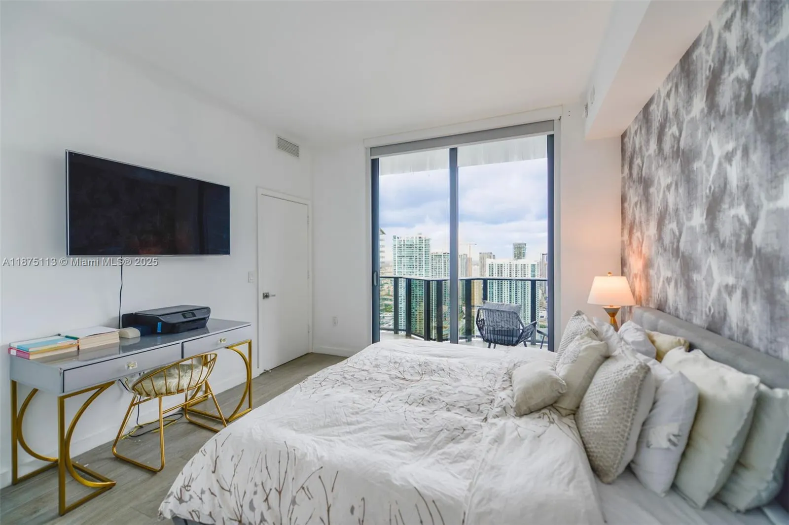 45 SW 9th ST, #4108