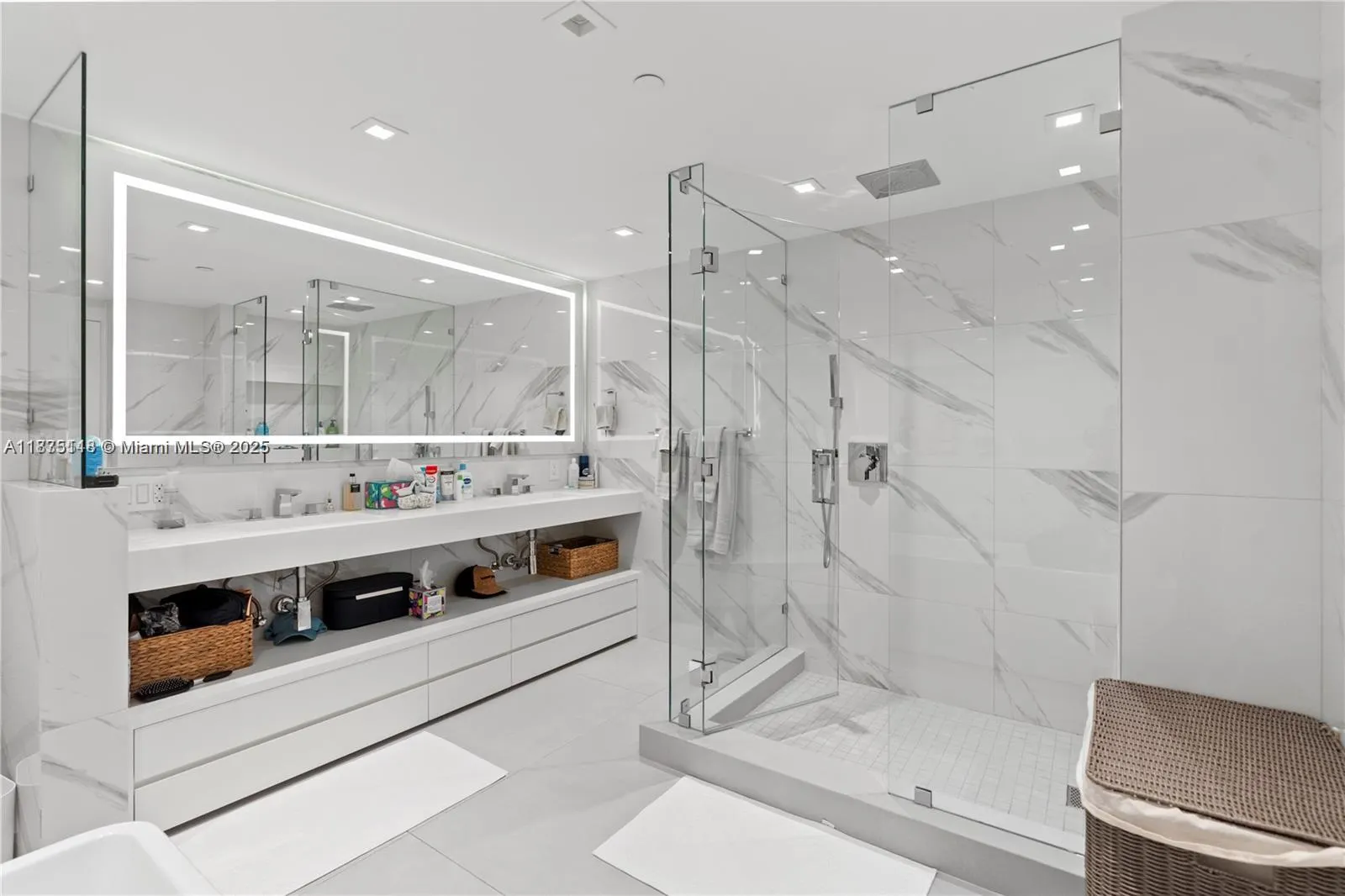 10205 Collins Ave, #608