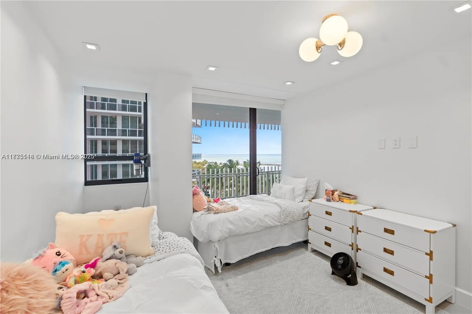 10205 Collins Ave, #608