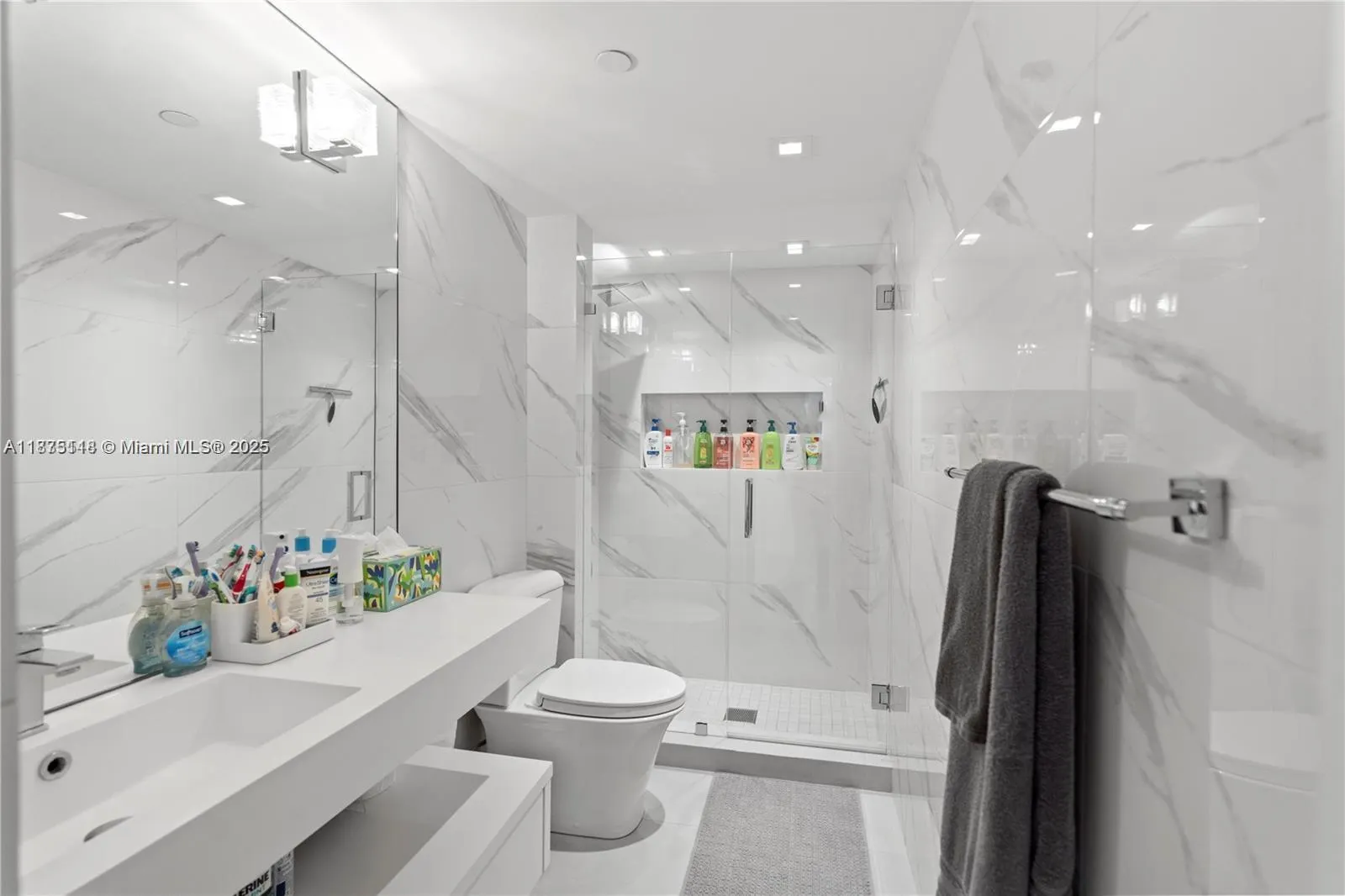 10205 Collins Ave, #608