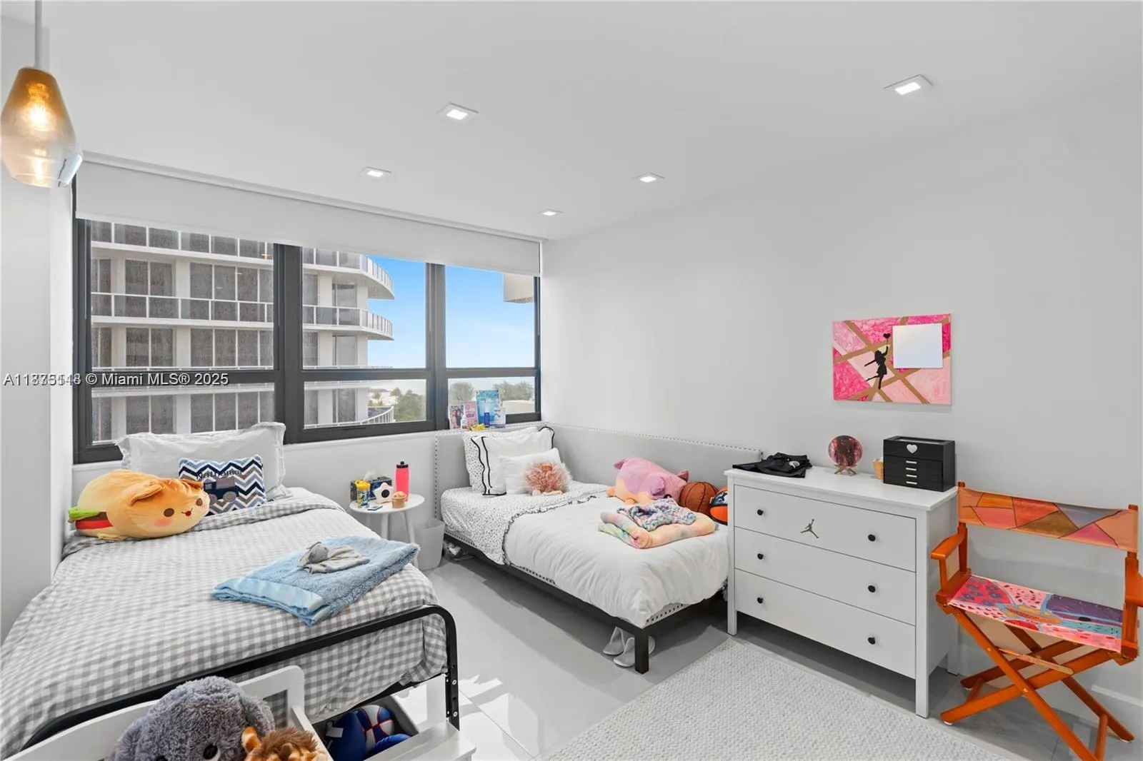 10205 Collins Ave, #608