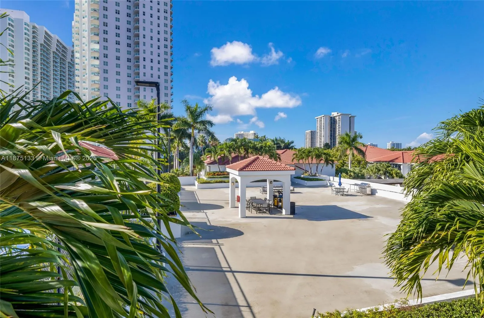 3245 NE 184 St, #13101