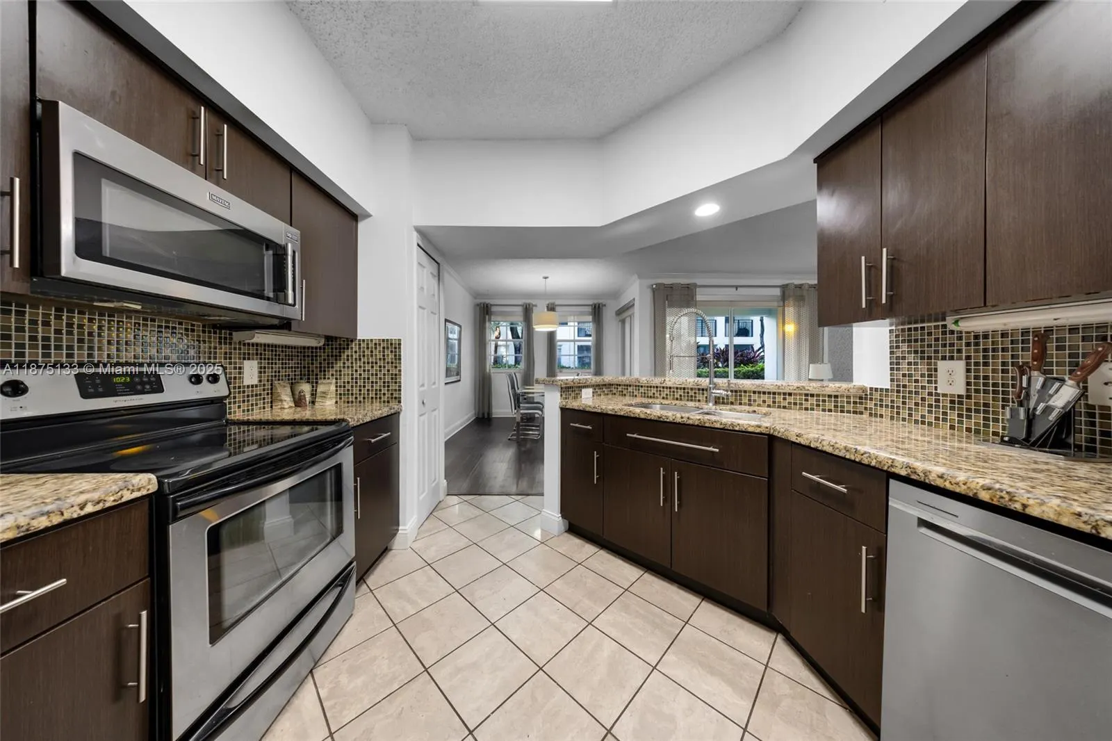 3245 NE 184 St, #13101