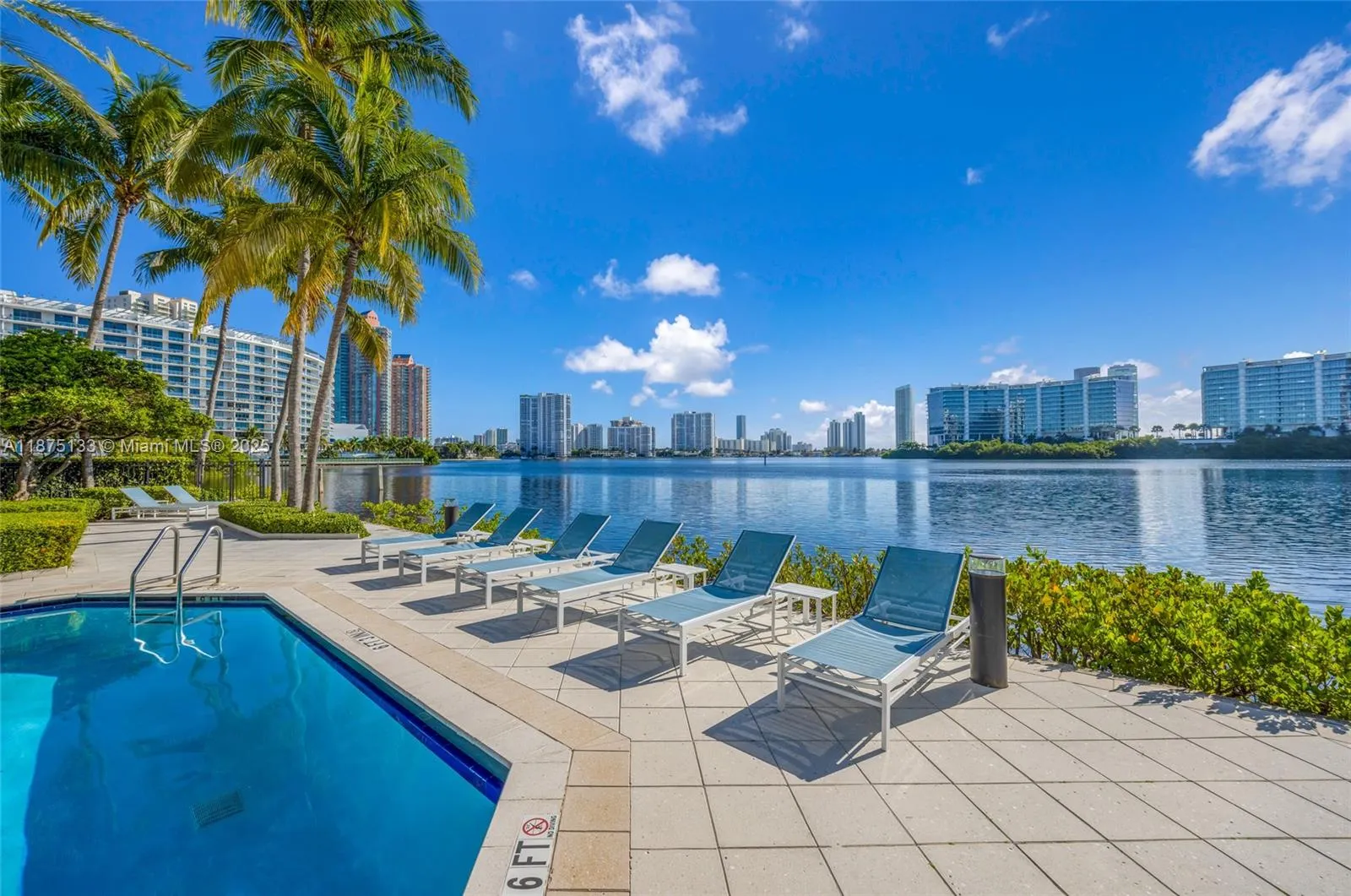 3245 NE 184 St, #13101