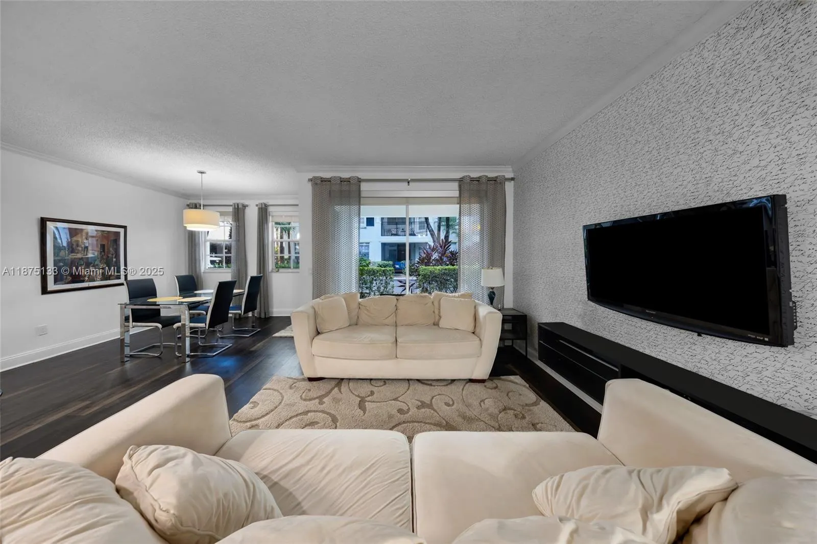 3245 NE 184 St, #13101