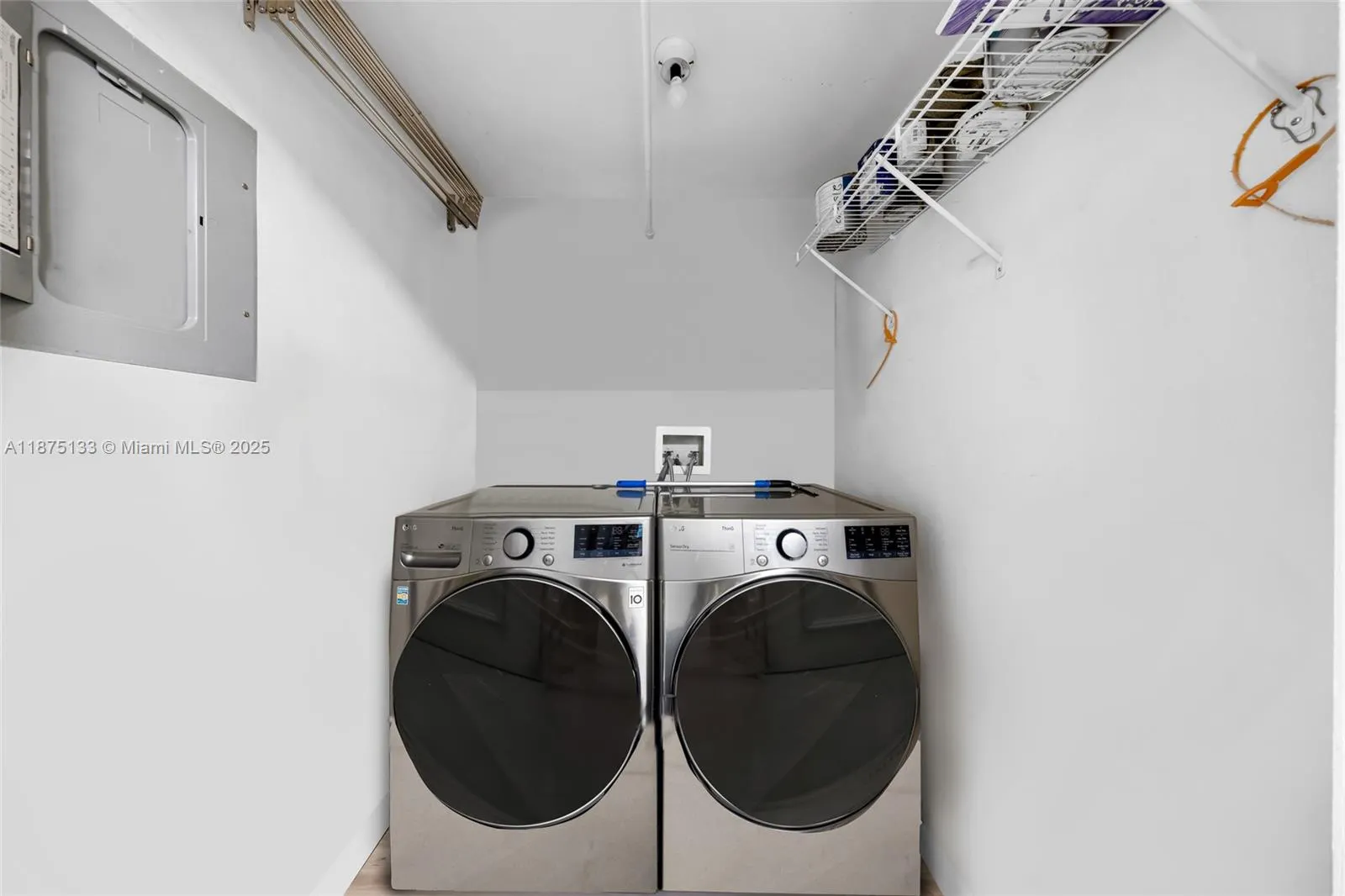 3245 NE 184 St, #13101