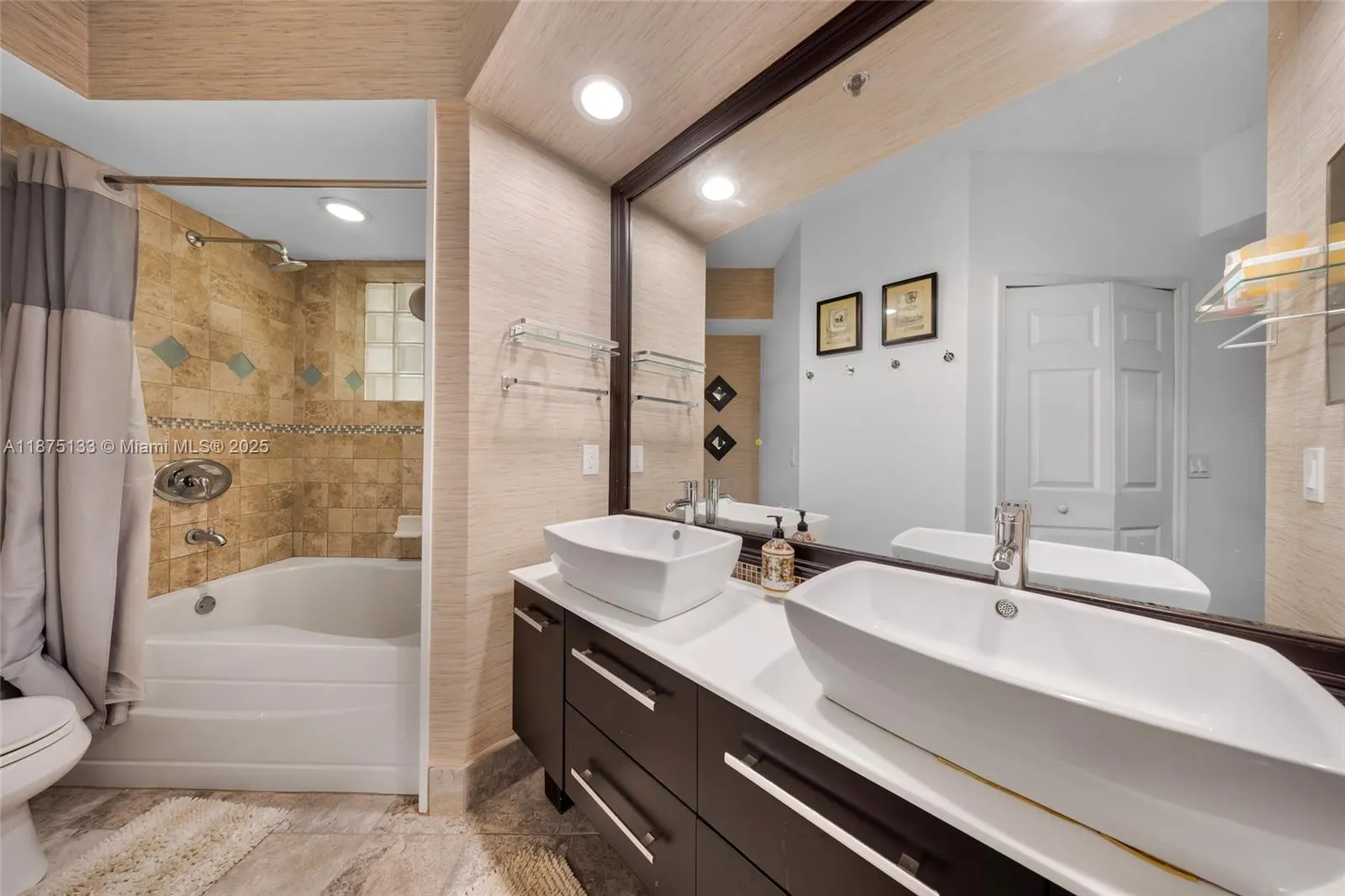 3245 NE 184 St, #13101