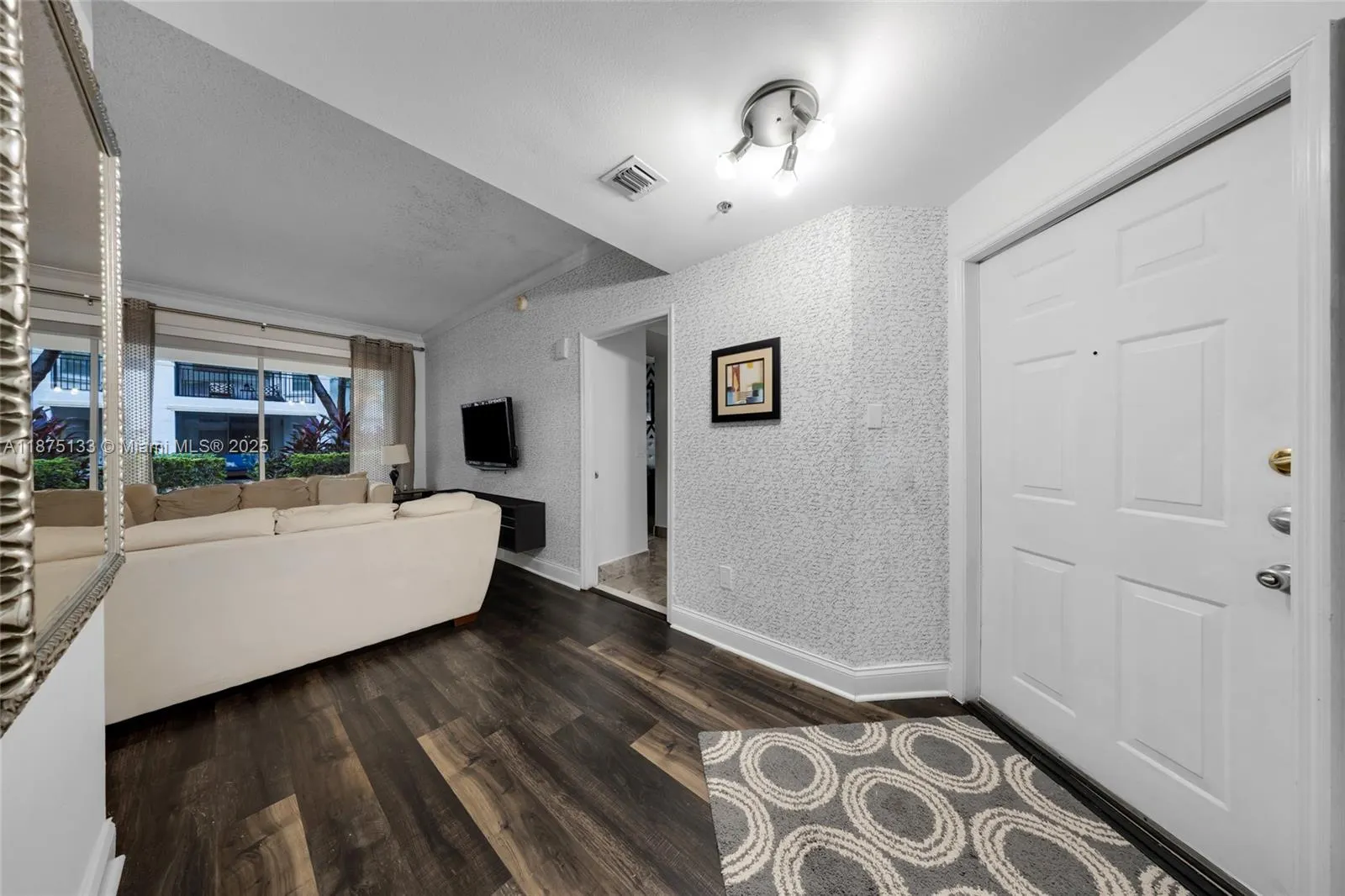3245 NE 184 St, #13101