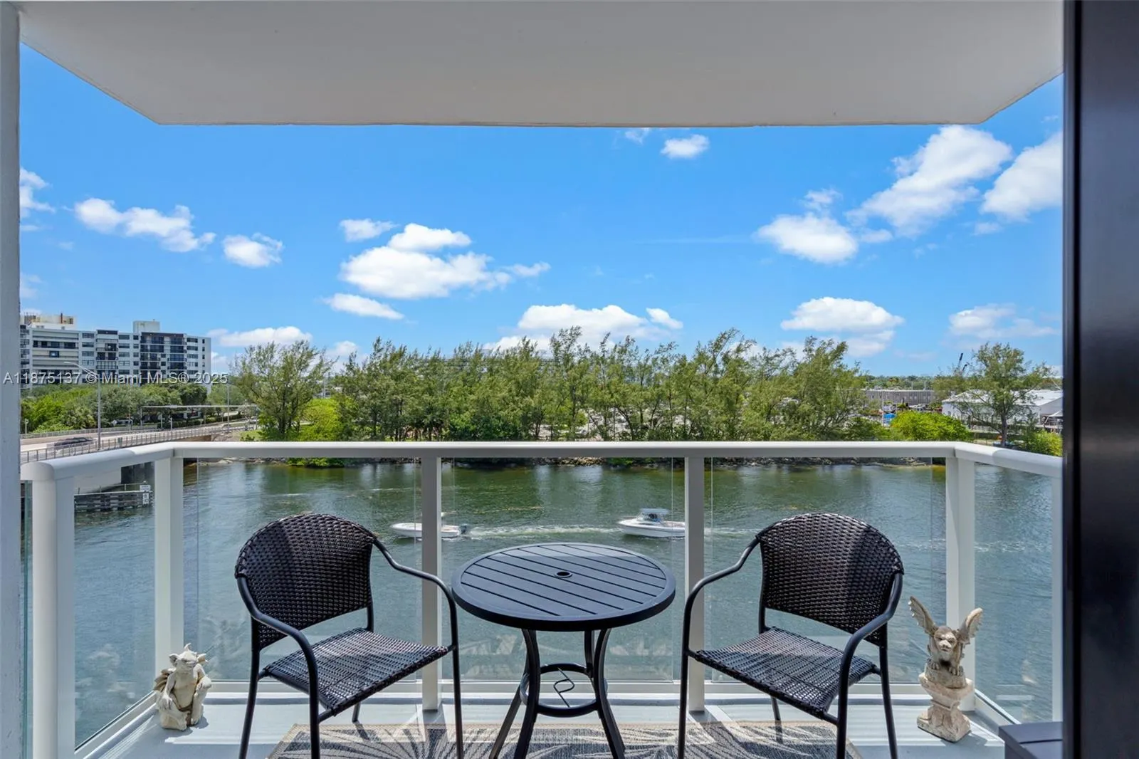 1401 N Riverside Dr, #604
