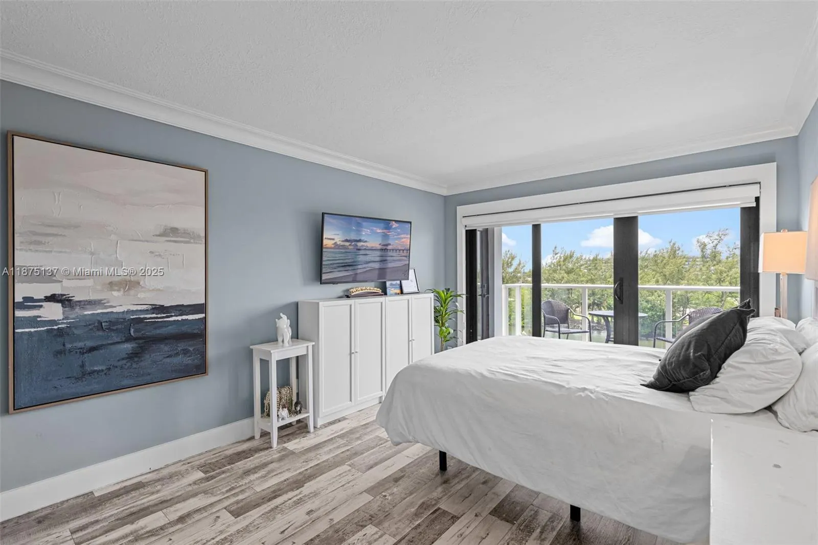 1401 N Riverside Dr, #604