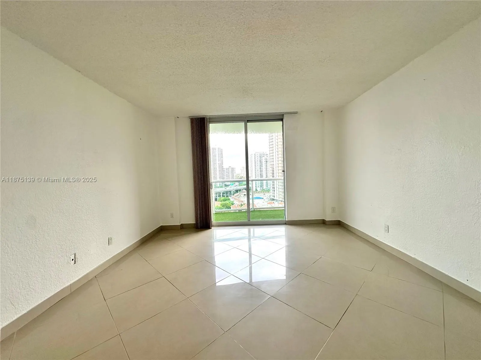 19390 COLLINS AV, #1515