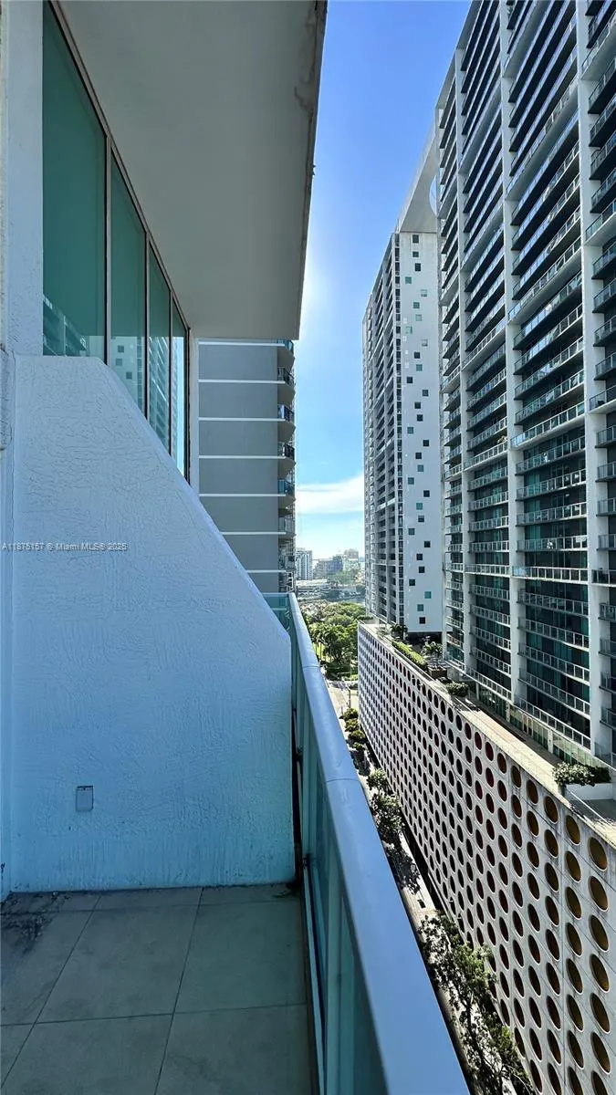 41 SE 5th St, #1104