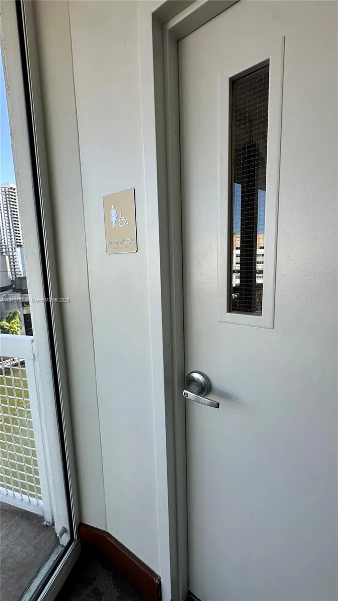 41 SE 5th St, #1104