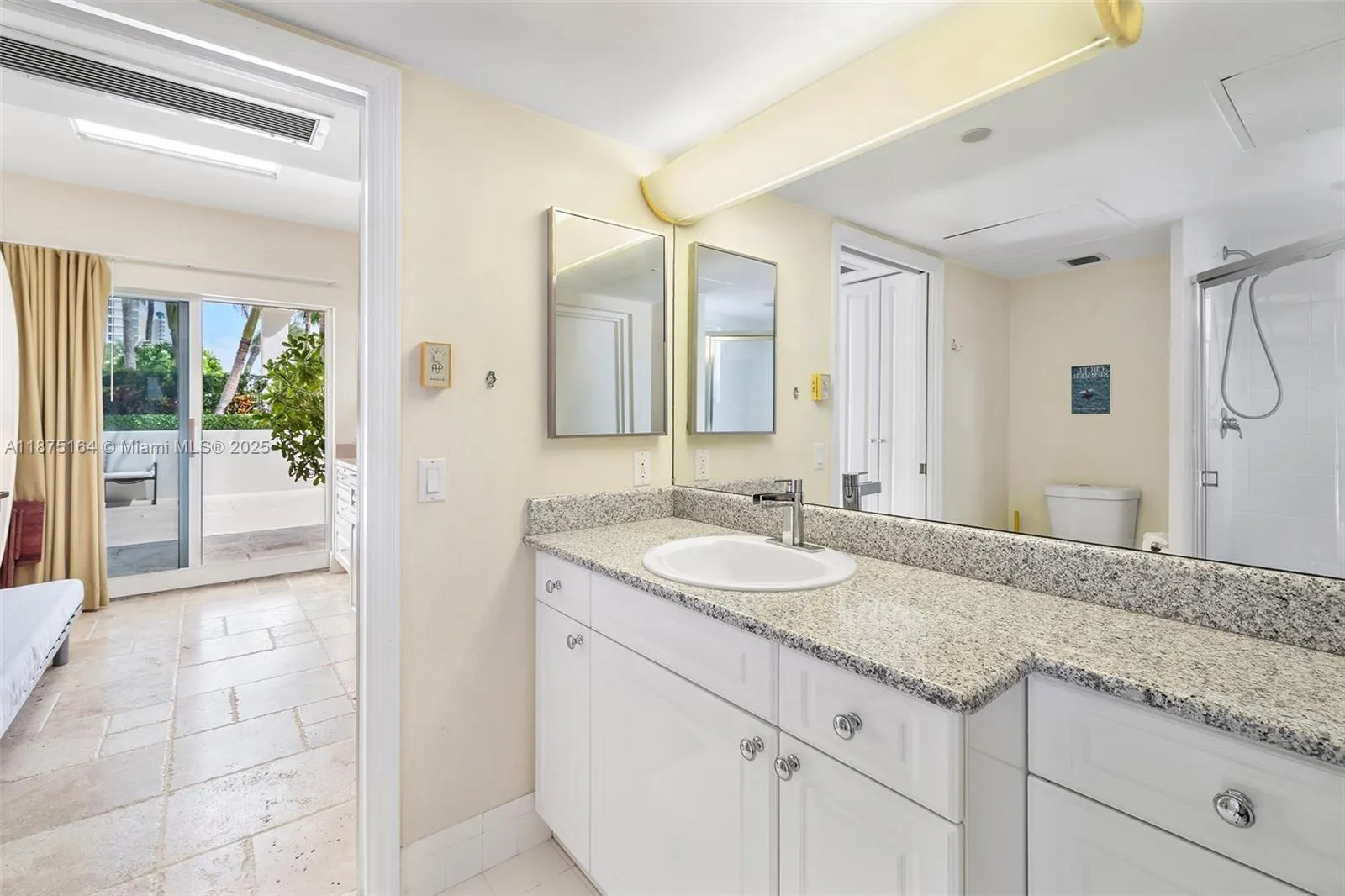 4775 Collins Ave, #CA-A14