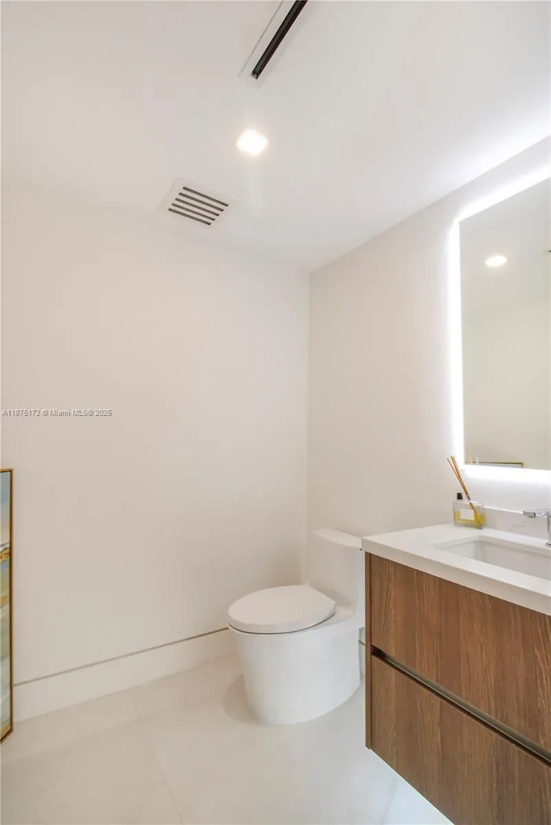 3301 NE 183rd St, #503