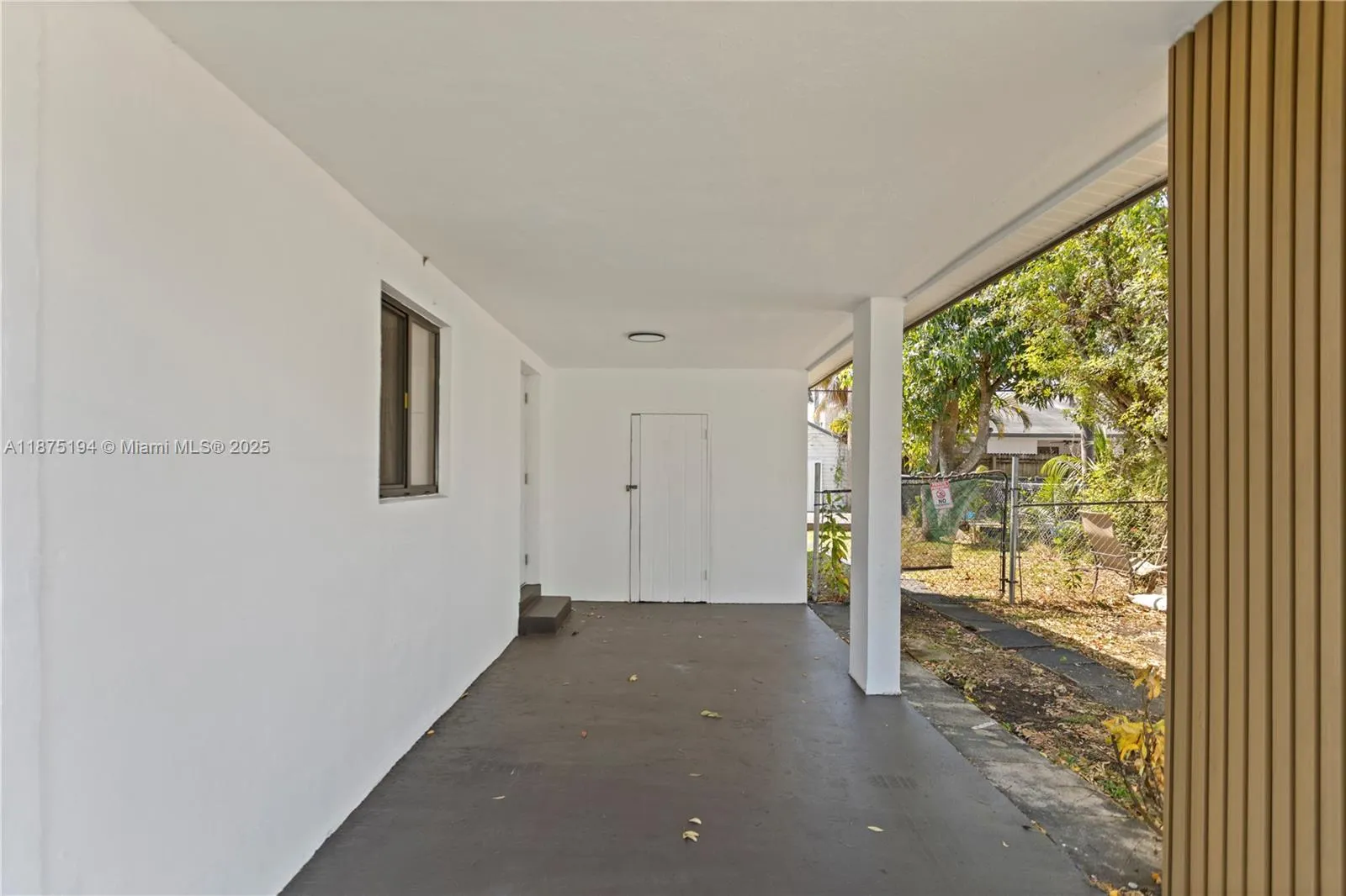 1524 SW 32 CT