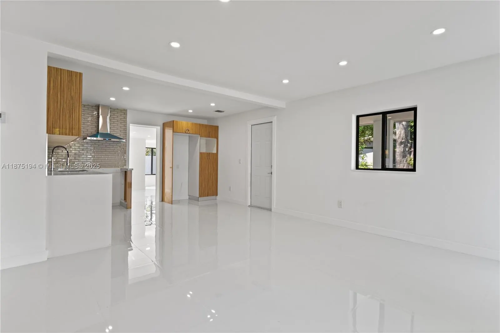 1524 SW 32 CT