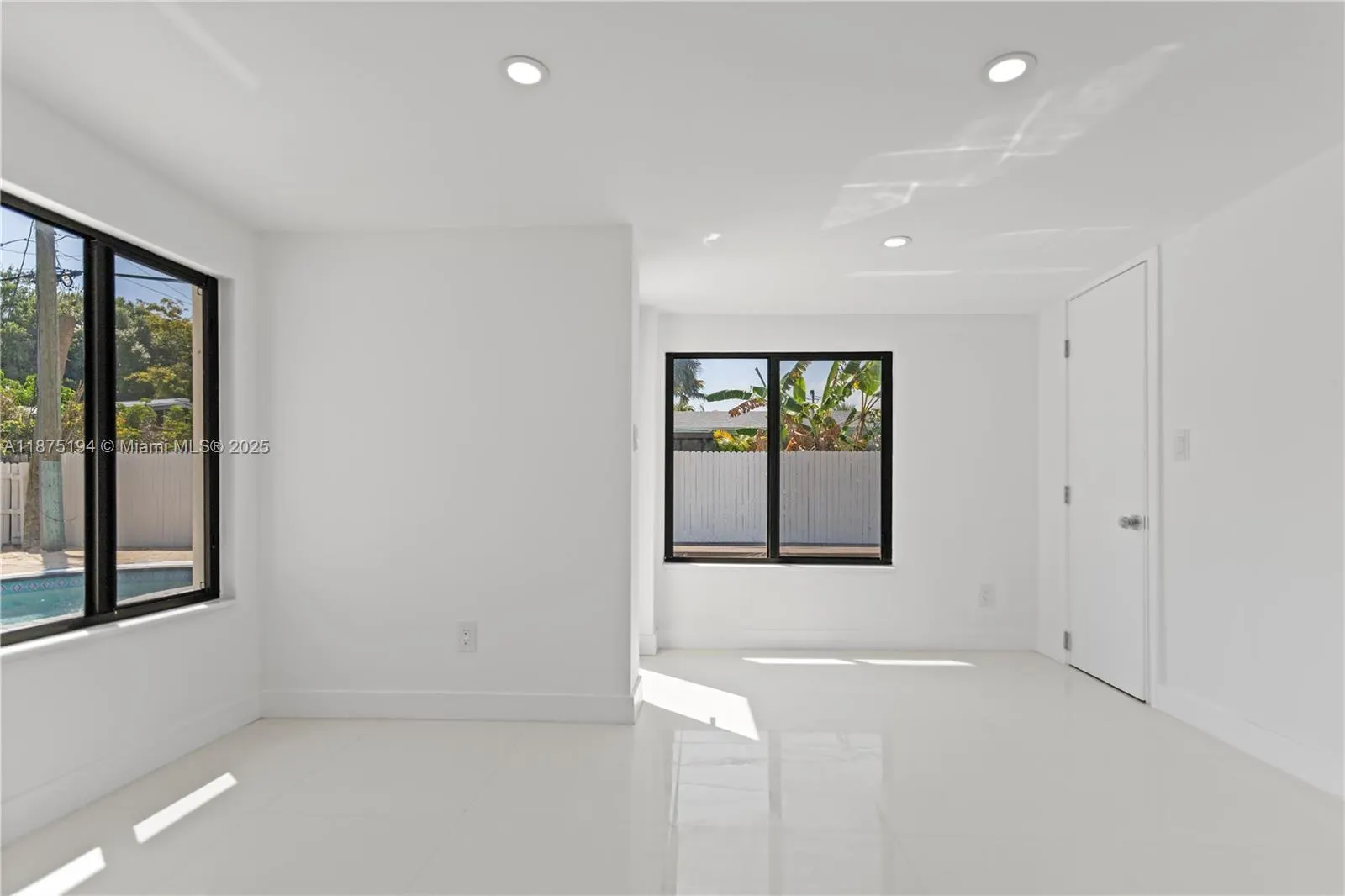1524 SW 32 CT