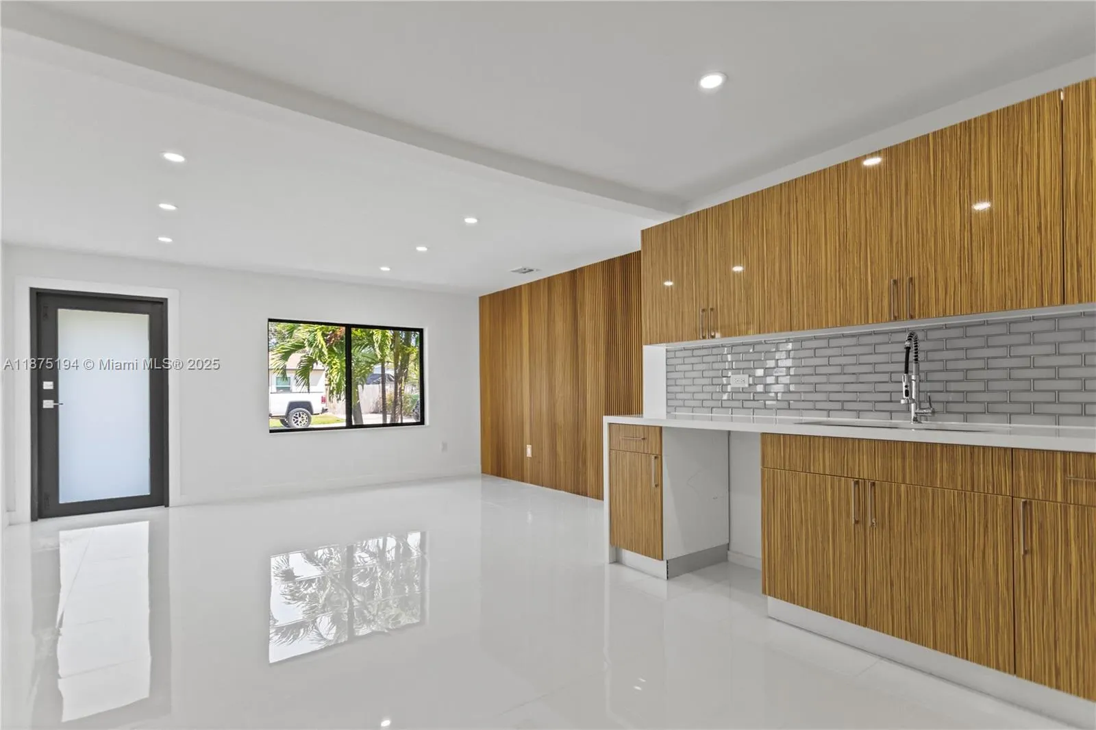 1524 SW 32 CT