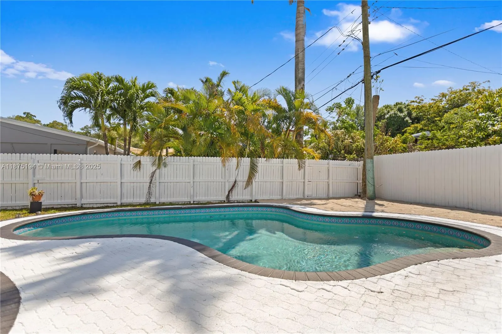1524 SW 32 CT