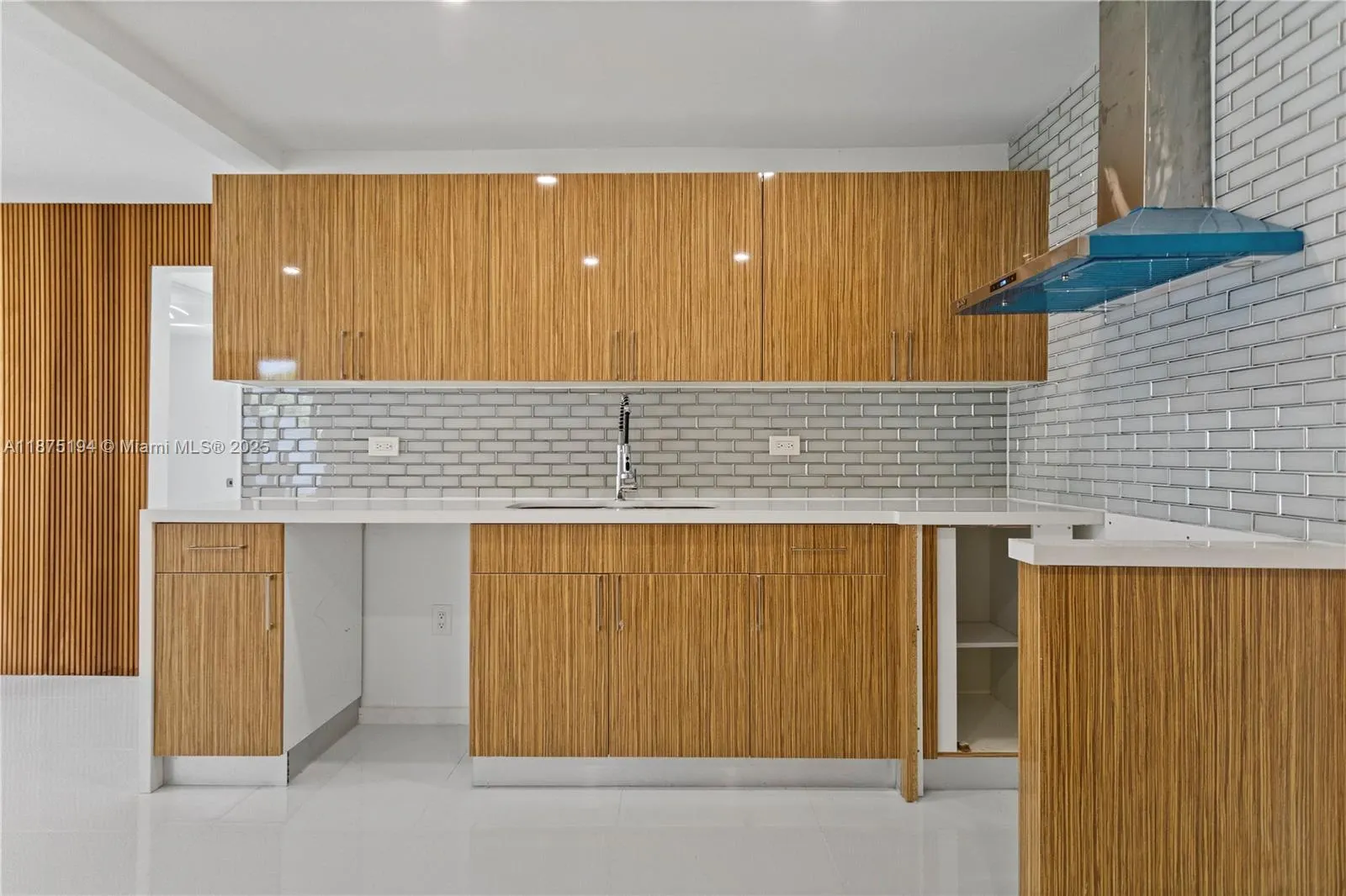1524 SW 32 CT